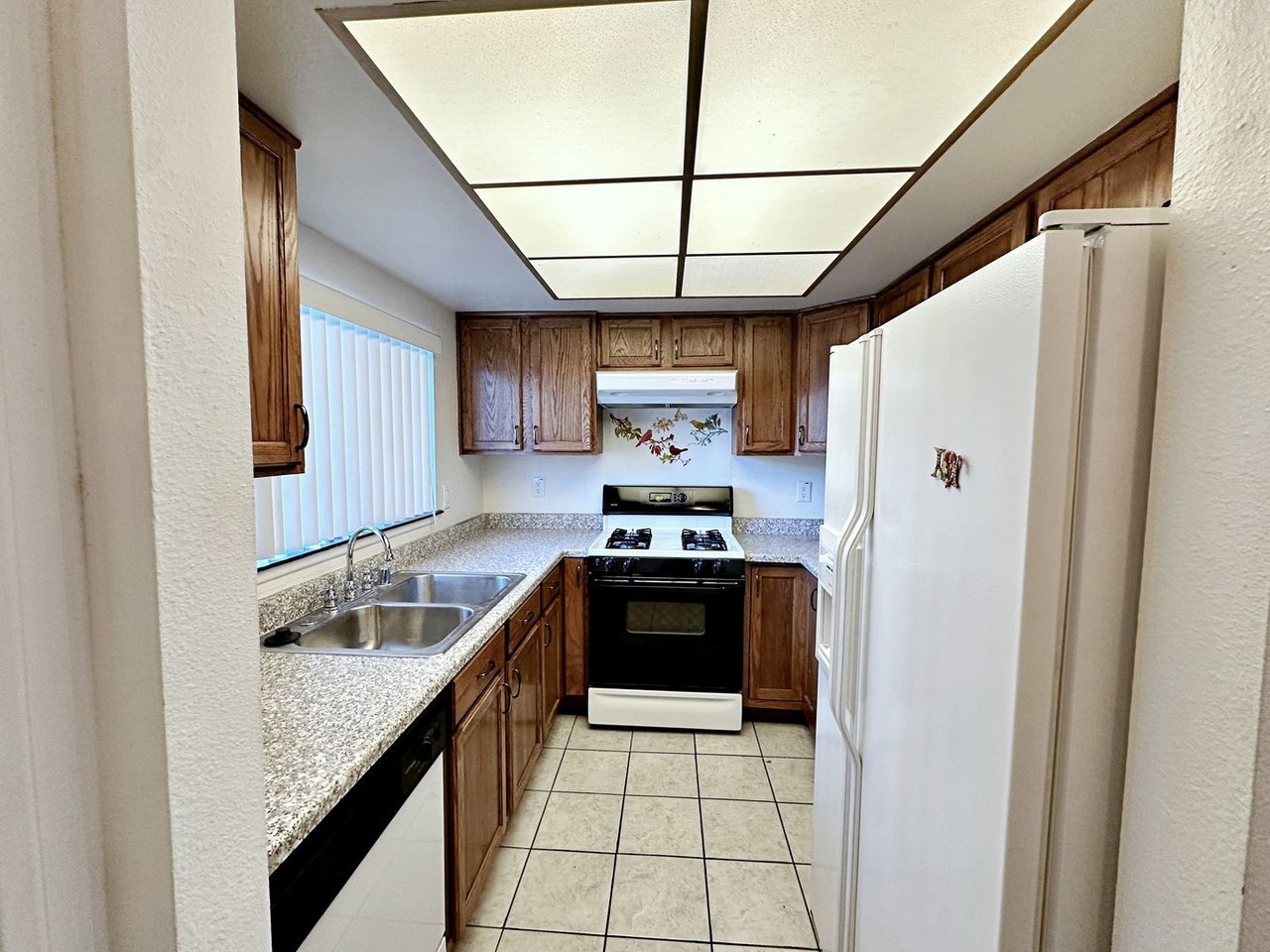 2757 Carnation Ln - Photo 3 of 23
