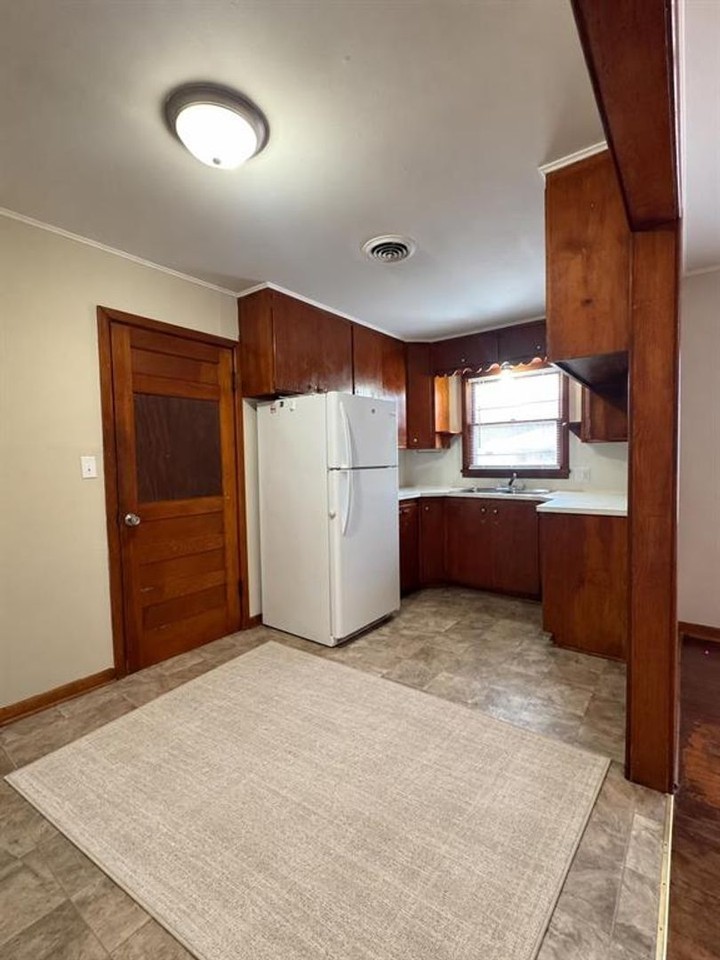 2529 W Cherokee Ave - Photo 5 of 17