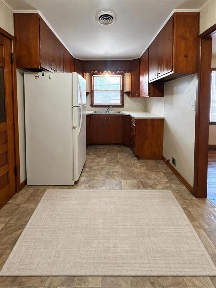 2529 W Cherokee Ave - Photo 6 of 17