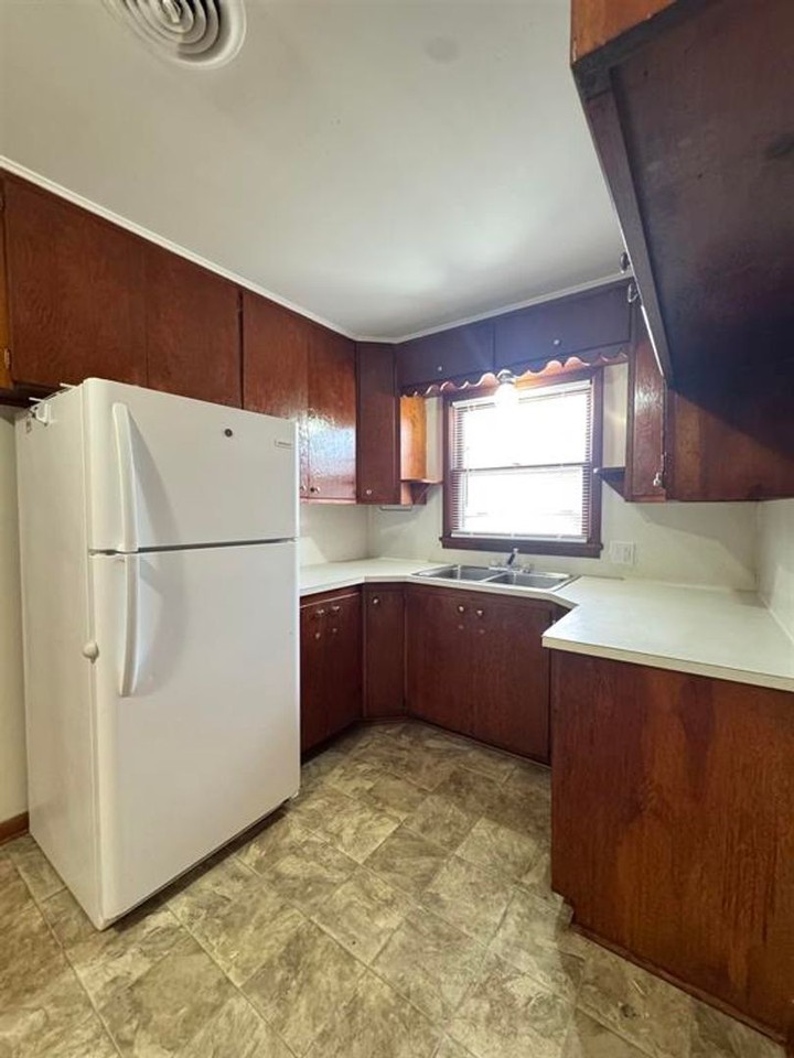 2529 W Cherokee Ave - Photo 7 of 17