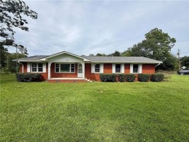 featured image of 5520 Helen Dr