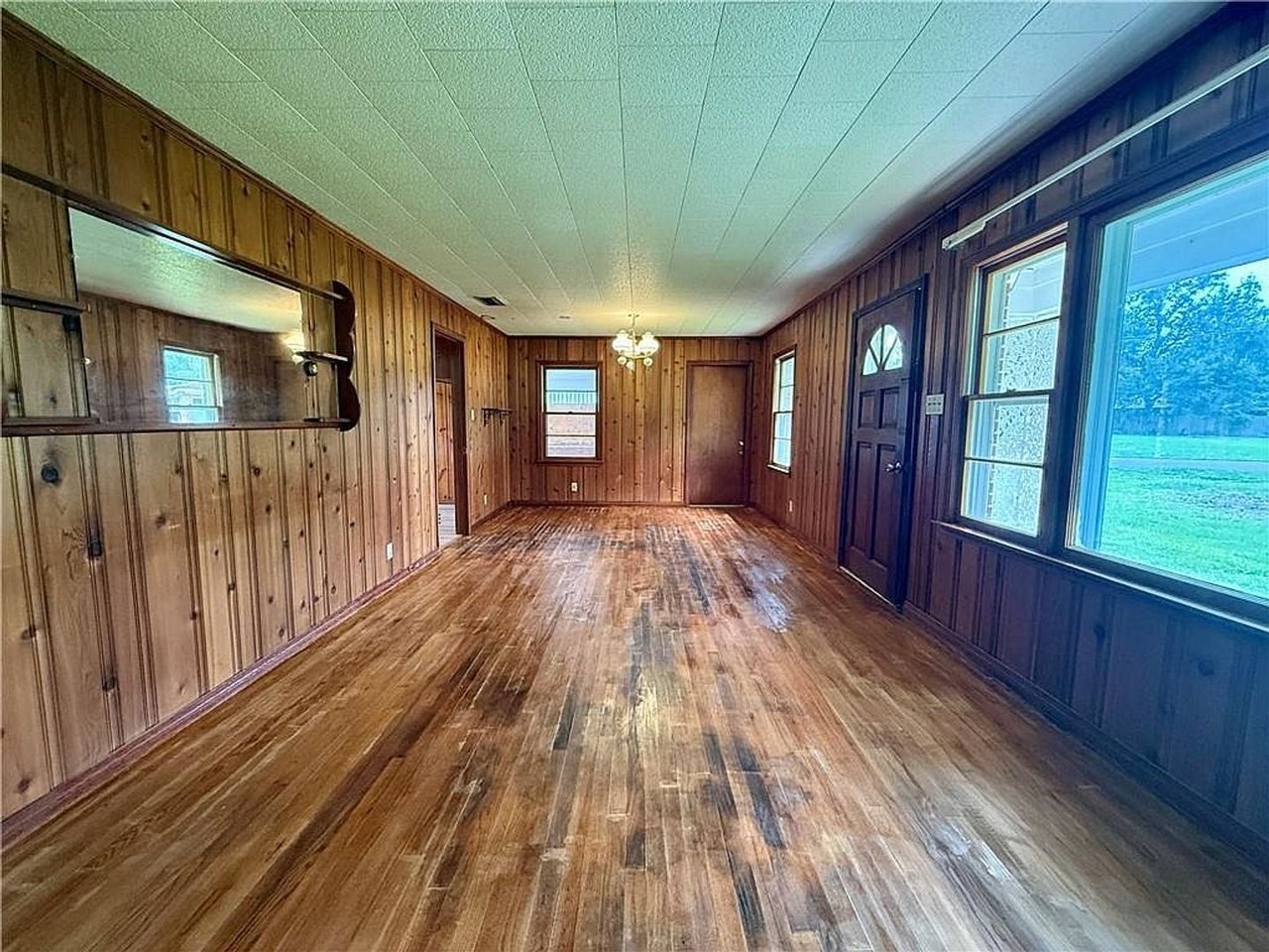 5520 Helen Dr - Photo 2 of 15