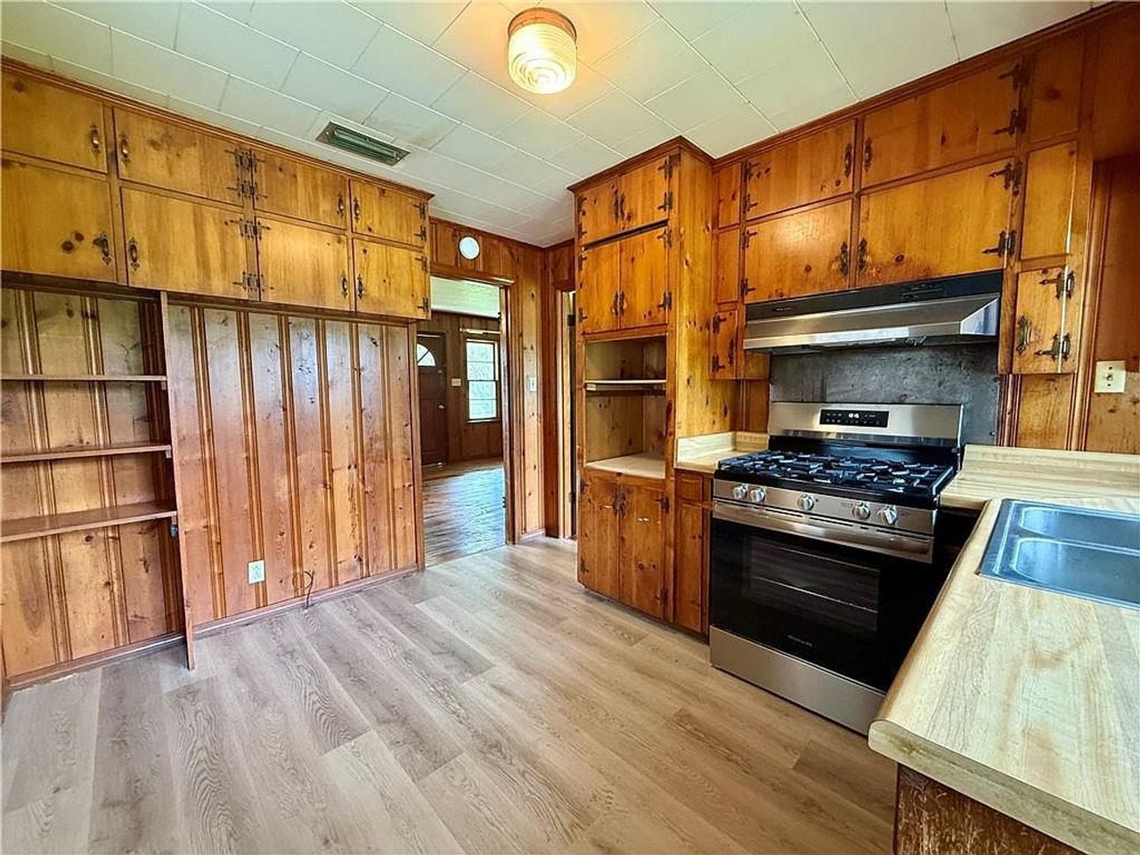 5520 Helen Dr - Photo 5 of 15