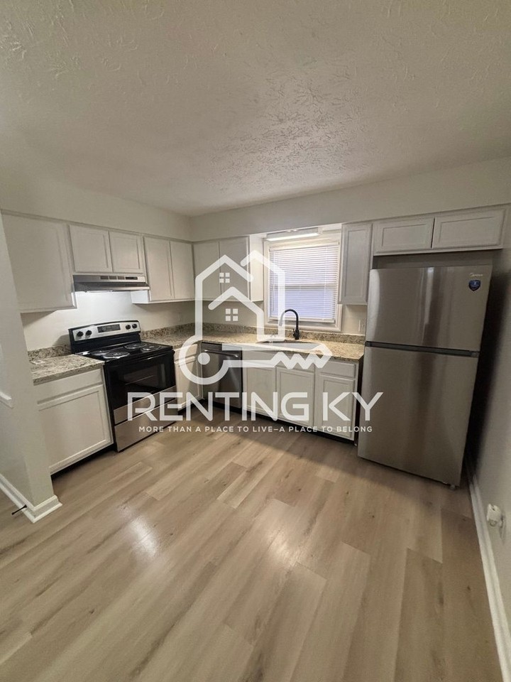 438 Edgewood Dr - Photo 2 of 22