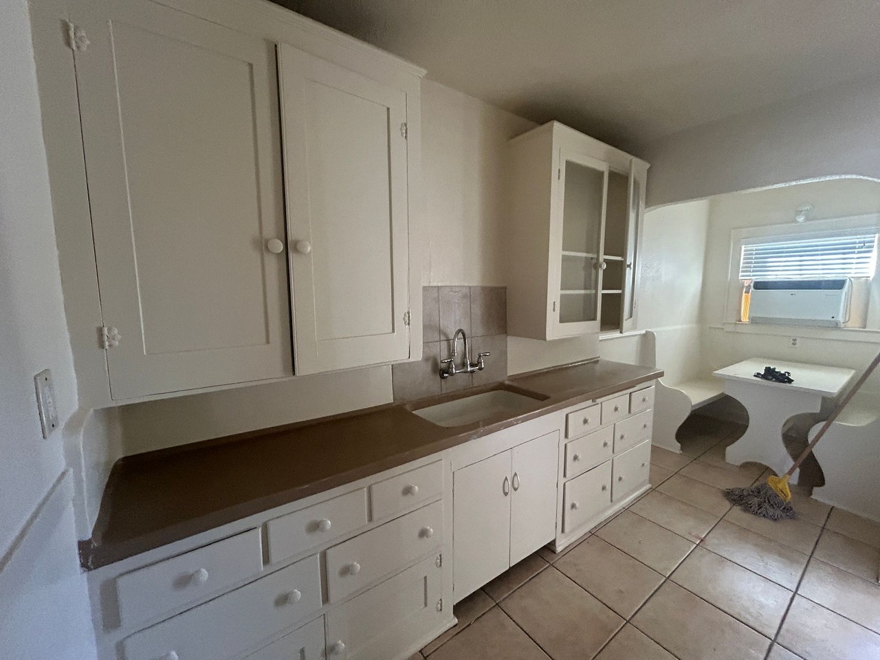 117 W. Bush Street - Photo 5 of 9