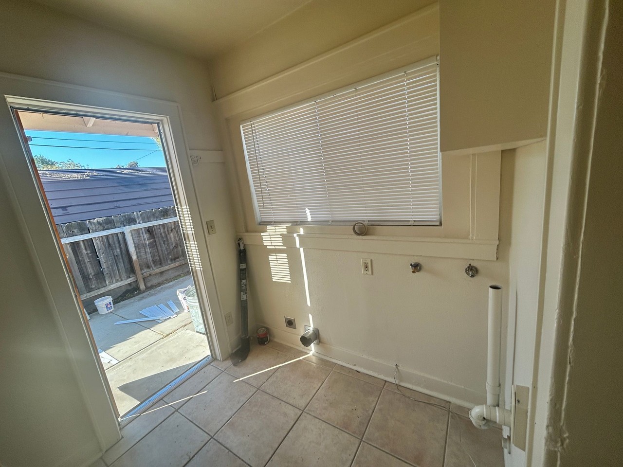 117 W. Bush Street - Photo 6 of 9