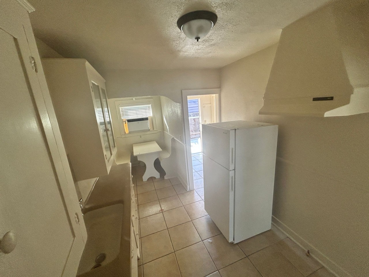 117 W. Bush Street - Photo 7 of 9