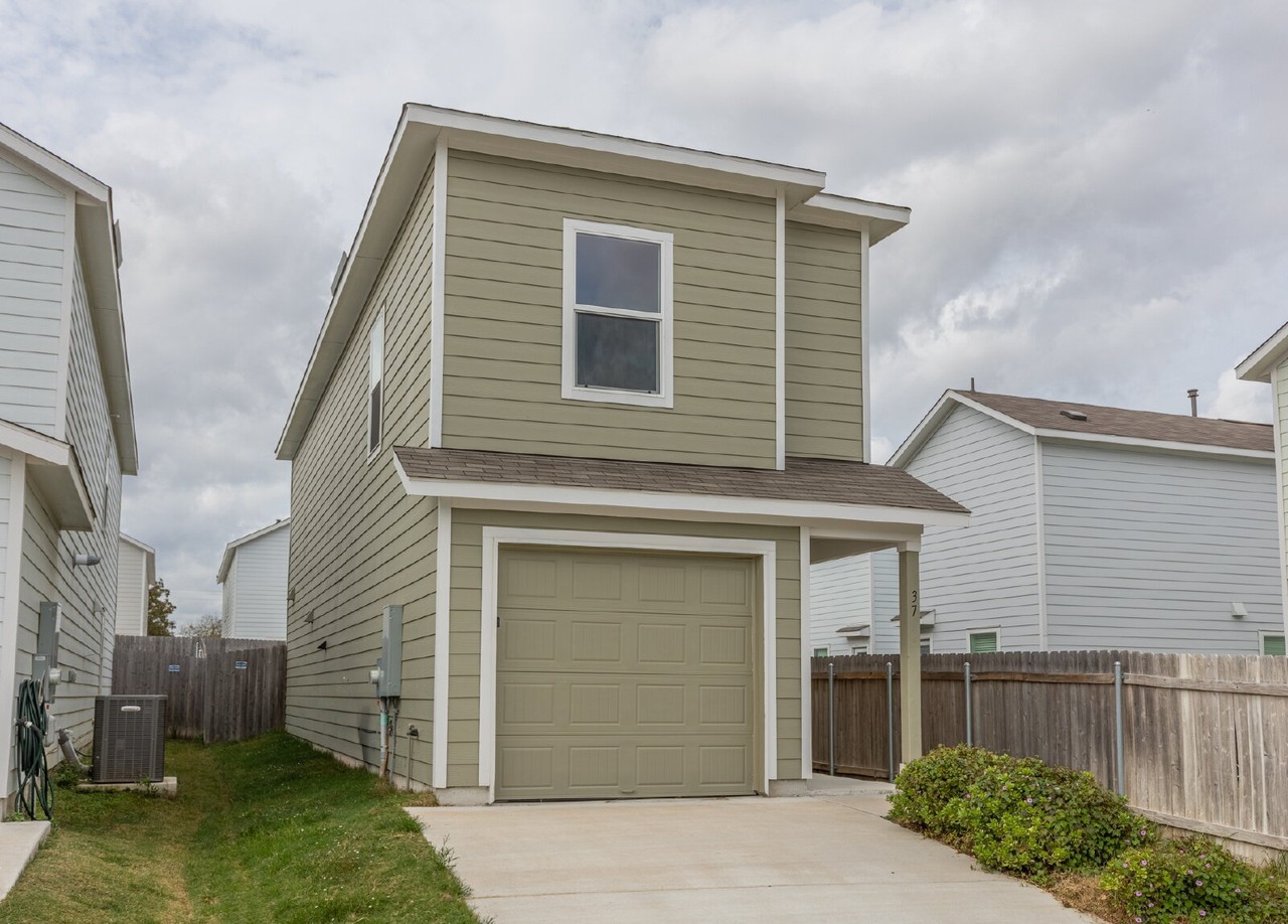 37 Trinity Cir - Photo 2 of 35