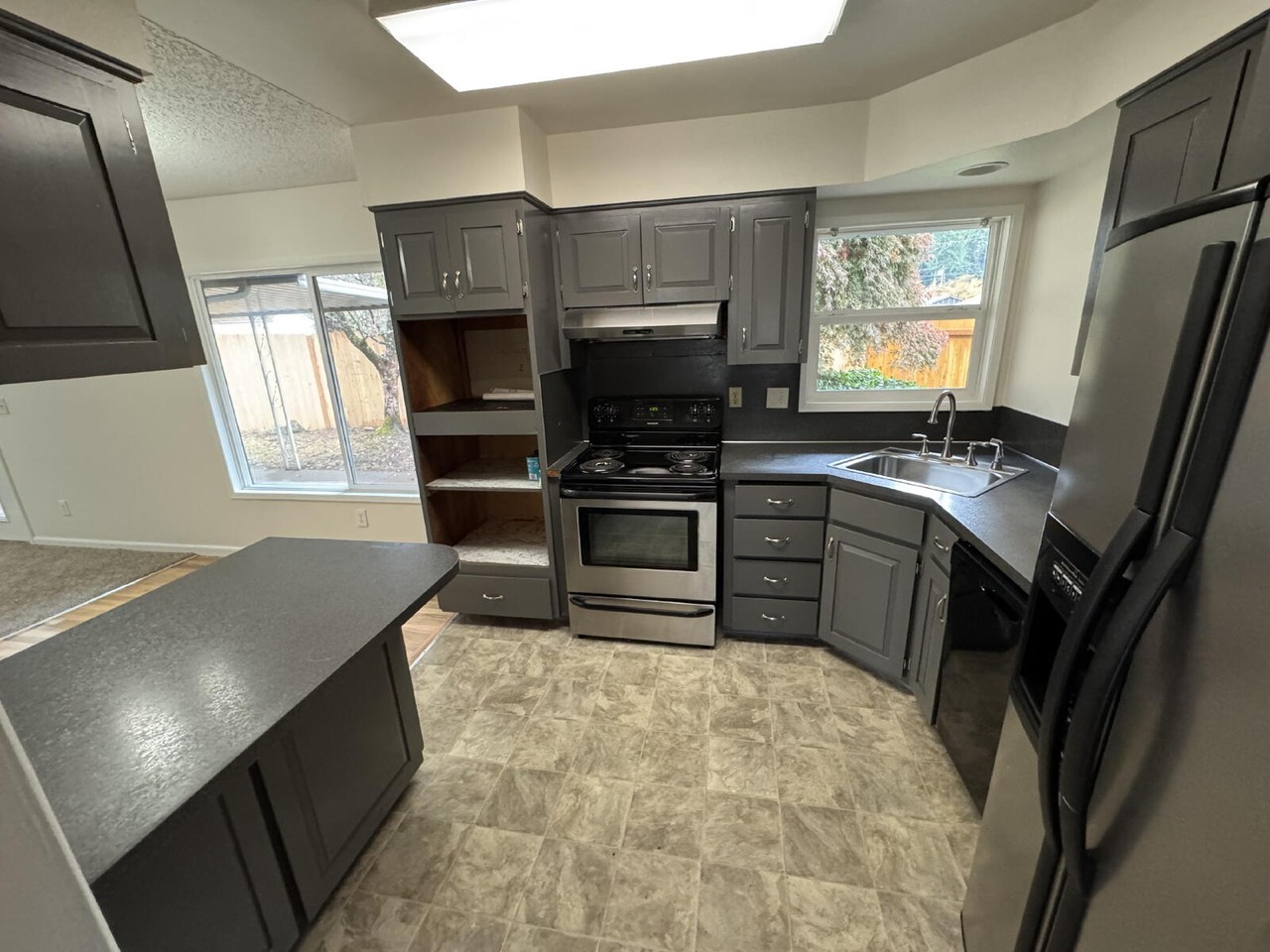 15612 Se Woodward Ct - Photo 4 of 19
