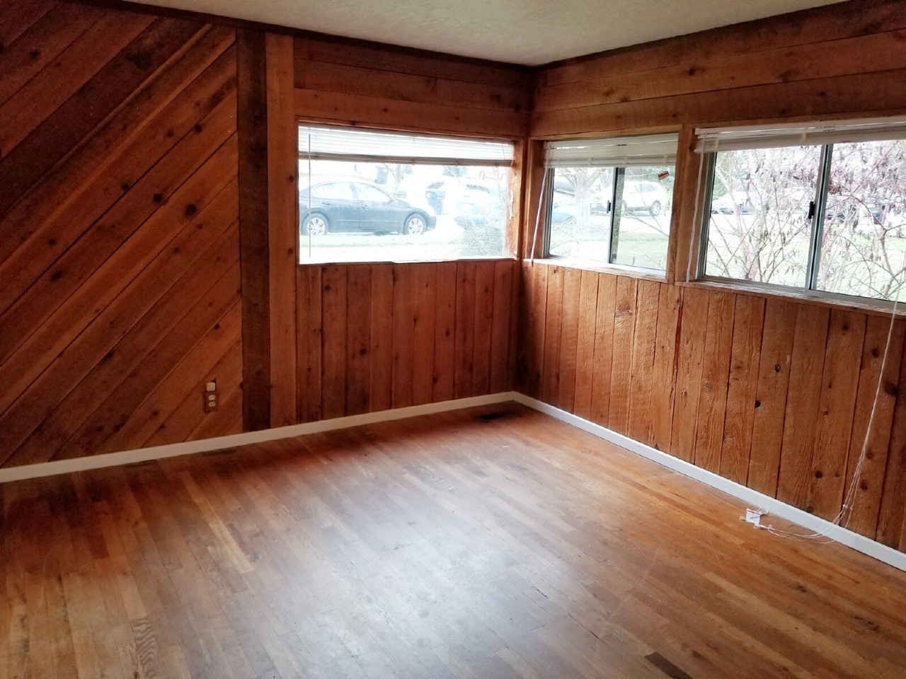 3010 Kincaid St - Photo 5 of 11