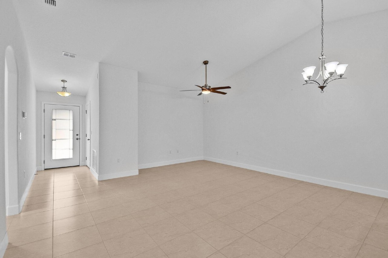 24 Lindsay Dr Unit B - Photo 6 of 40