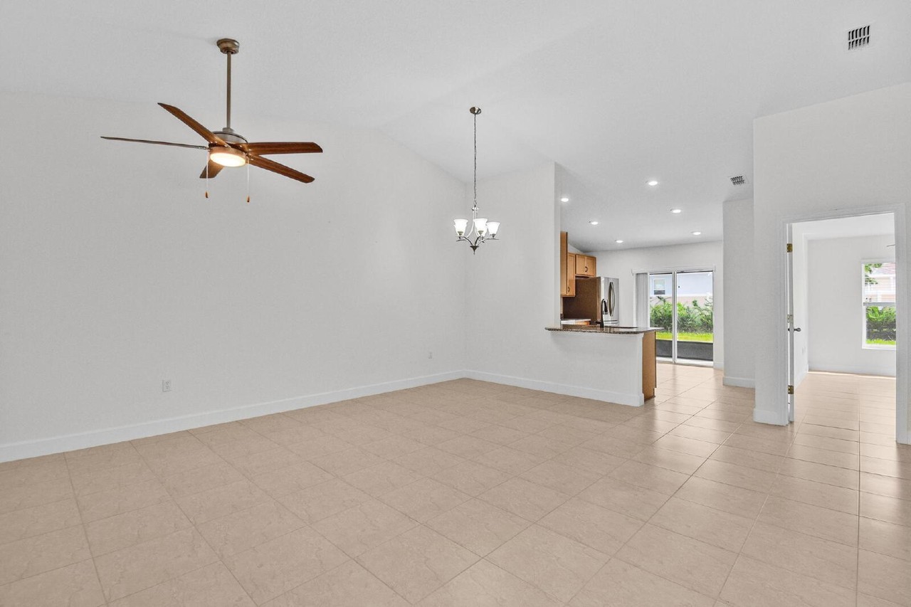 24 Lindsay Dr Unit B - Photo 7 of 40