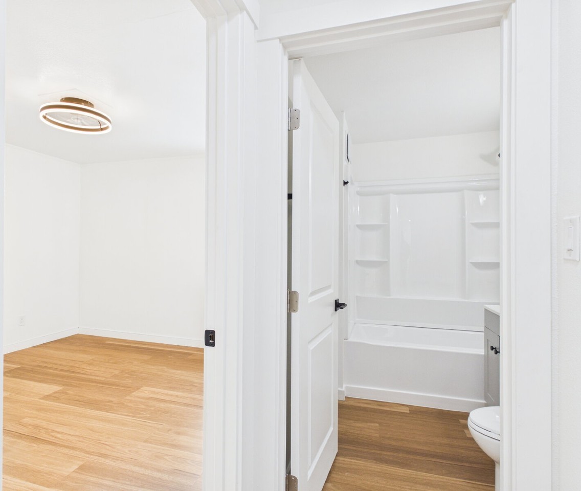 913 Gilmore St Apt A - Photo 7 of 15