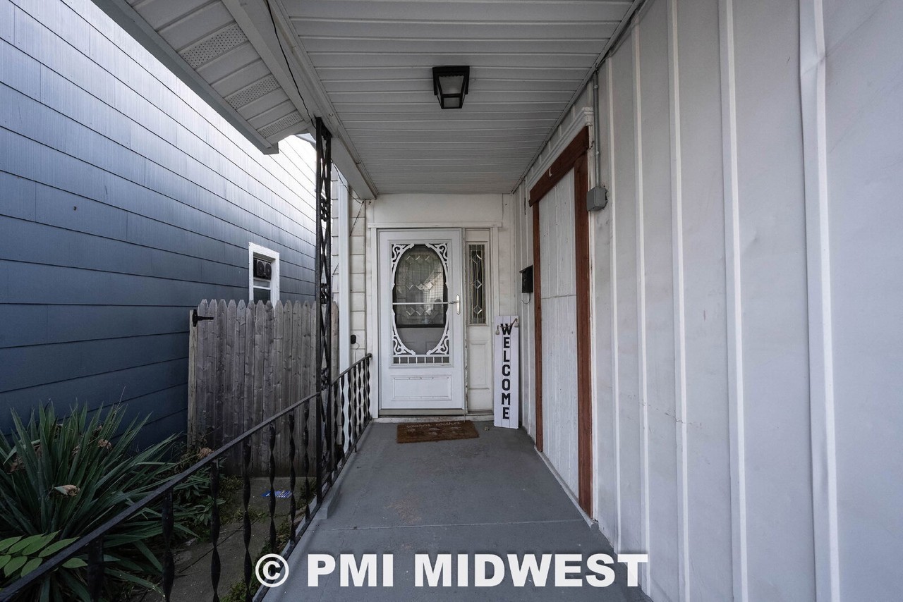 1617 S Talbott St - Photo 2 of 30