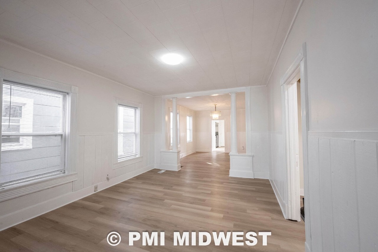 1617 S Talbott St - Photo 4 of 30