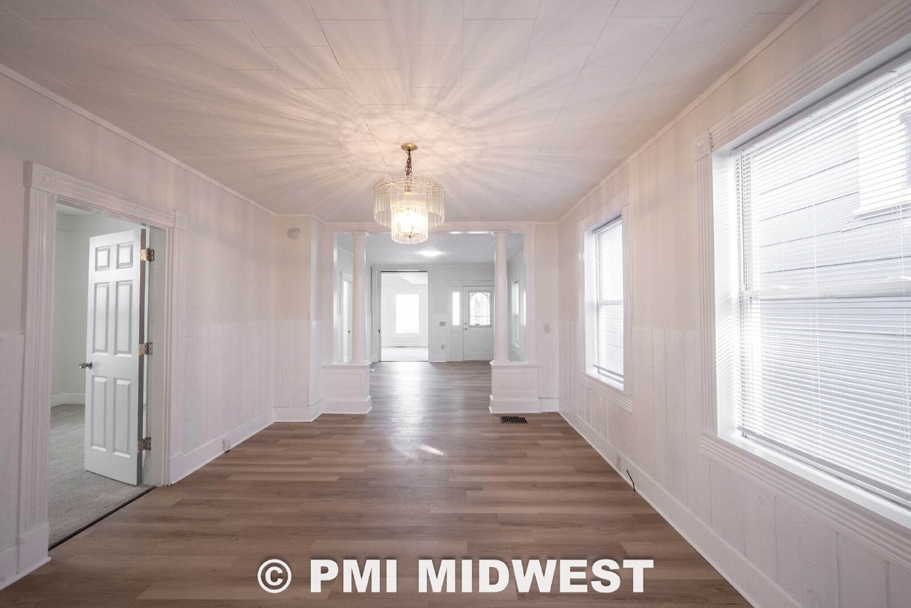 1617 S Talbott St - Photo 6 of 30