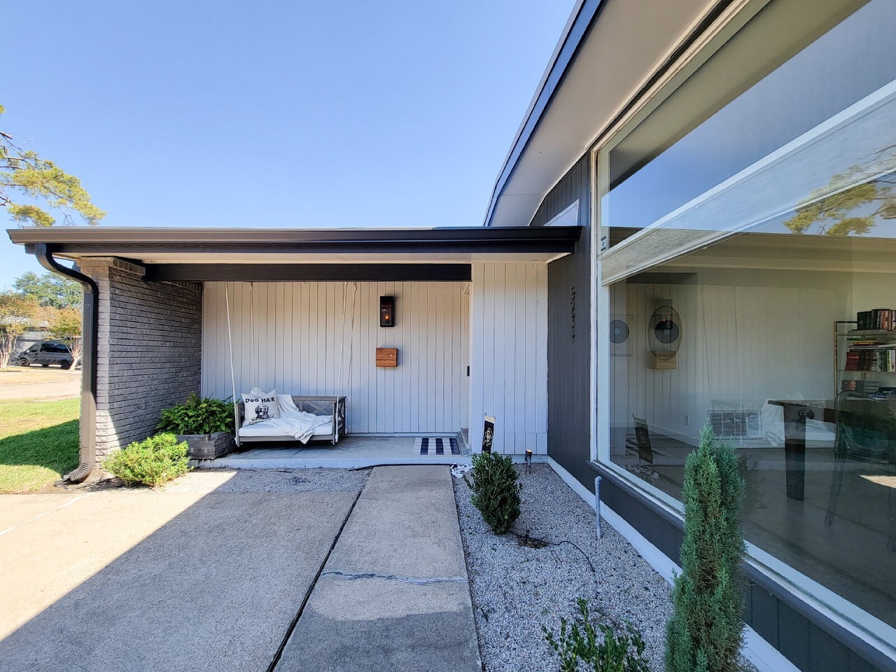 5231 Lamonte Ln - Photo 4 of 48