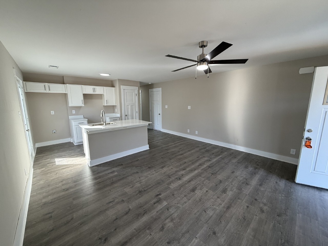 154 Indiana Ave - Photo 4 of 23
