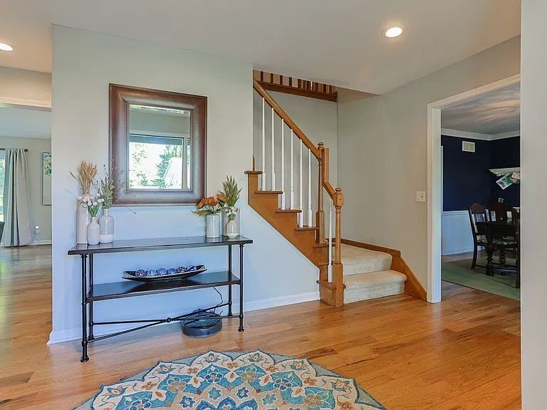 51601 Brighton Ct - Photo 2 of 33