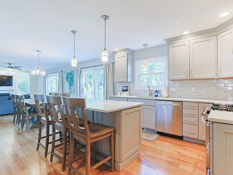 51601 Brighton Ct - Photo 3 of 33