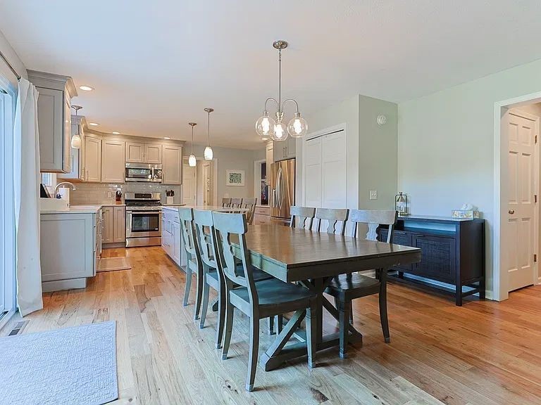 51601 Brighton Ct - Photo 7 of 33