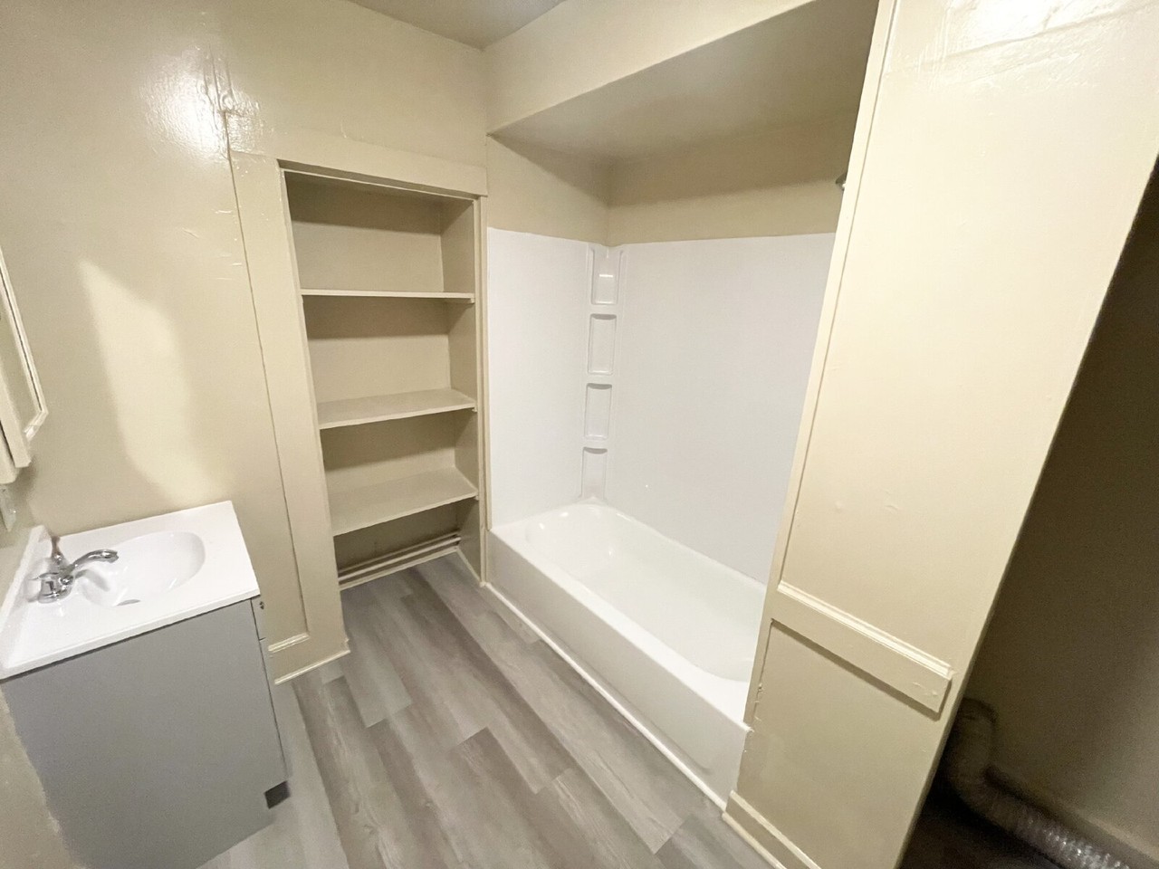 1040 Villa Ave - Photo 7 of 7