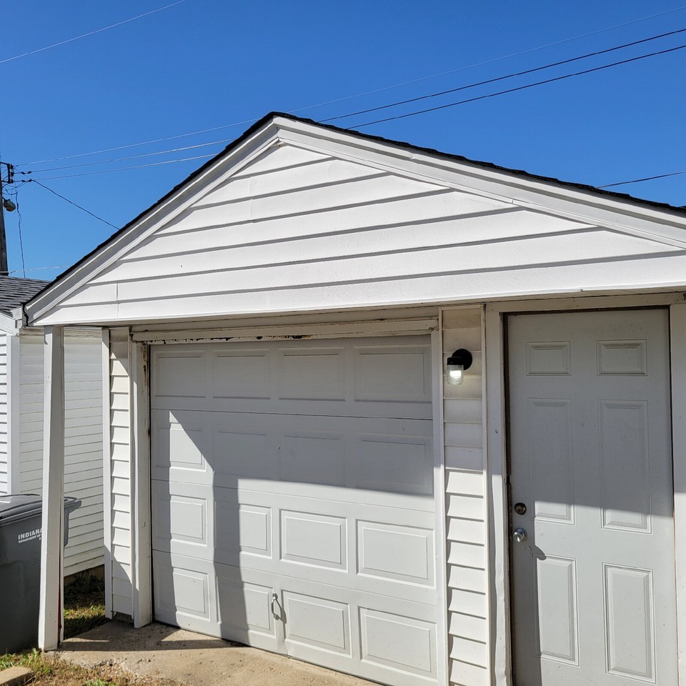 2570 Saint Peter St - Photo 2 of 8