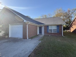 featured image of 2621 Richard Dr #B