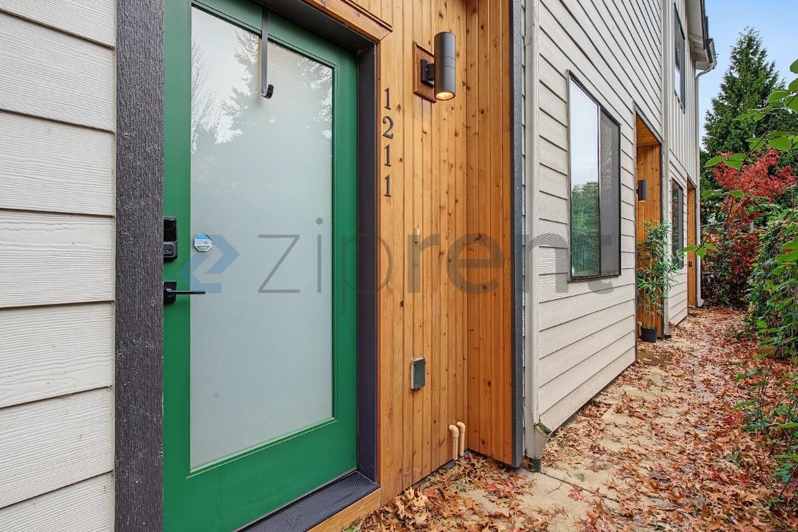 1211 N Winchell St - Photo 2 of 21