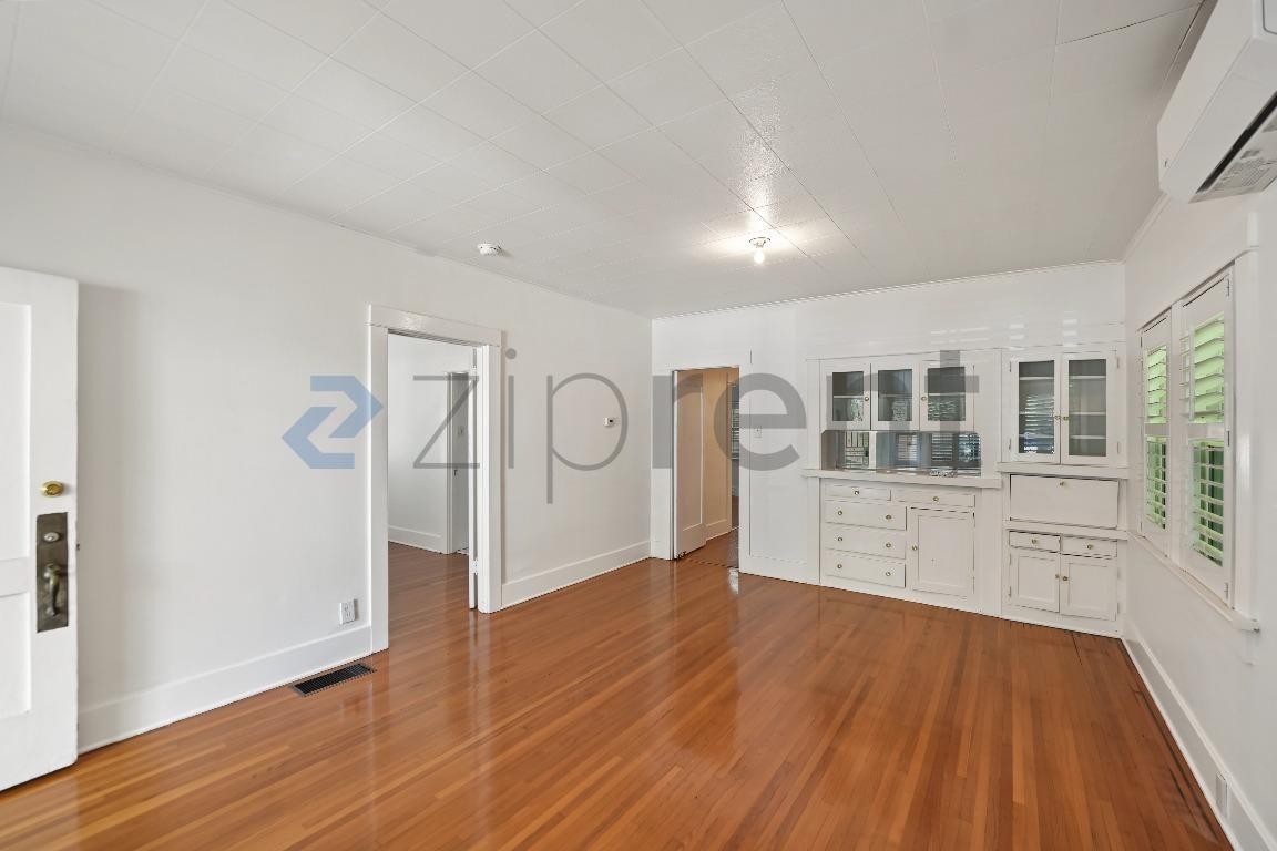 732 Solano Ave - Photo 4 of 24
