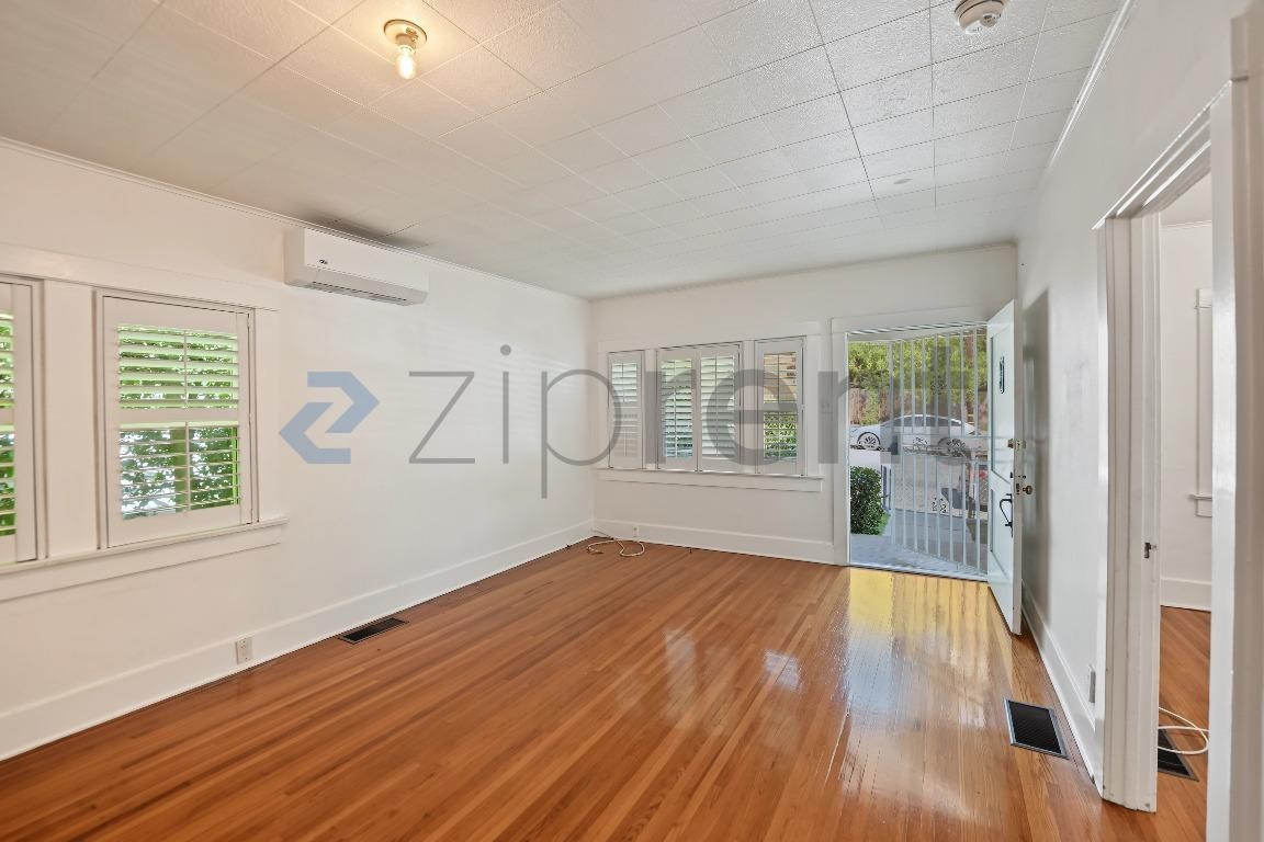732 Solano Ave - Photo 5 of 24
