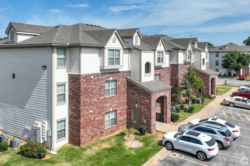 Highland Crossing Apartments - Photo 6 of 41