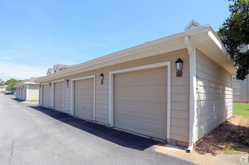 Highland Crossing Apartments - Photo 7 of 41