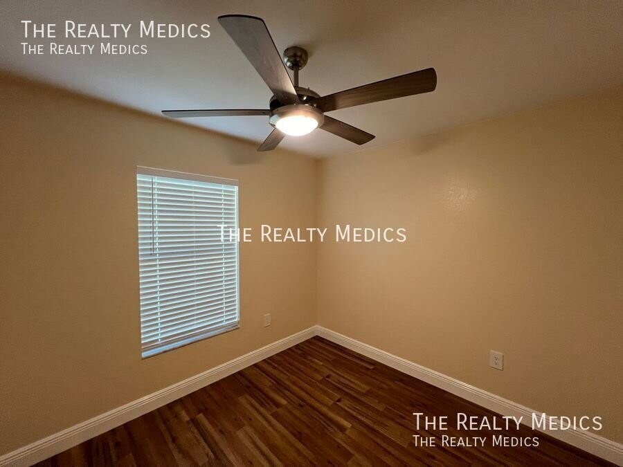6036 Nw 61st Ln - Photo 5 of 25