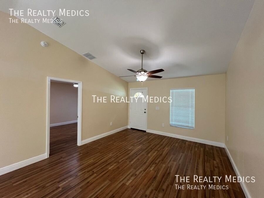 6036 Nw 61st Ln - Photo 6 of 25