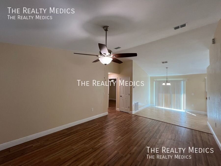 6036 Nw 61st Ln - Photo 7 of 25