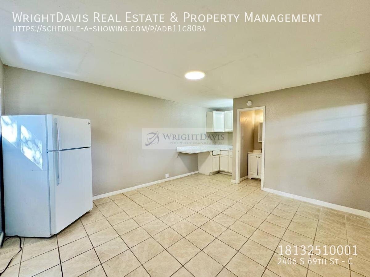 2406 S 69th St #C - Photo 3 of 8