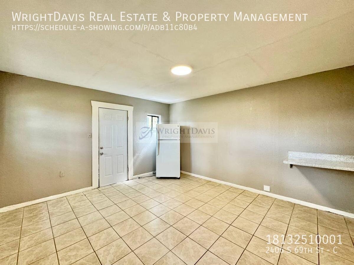 2406 S 69th St #C - Photo 4 of 8