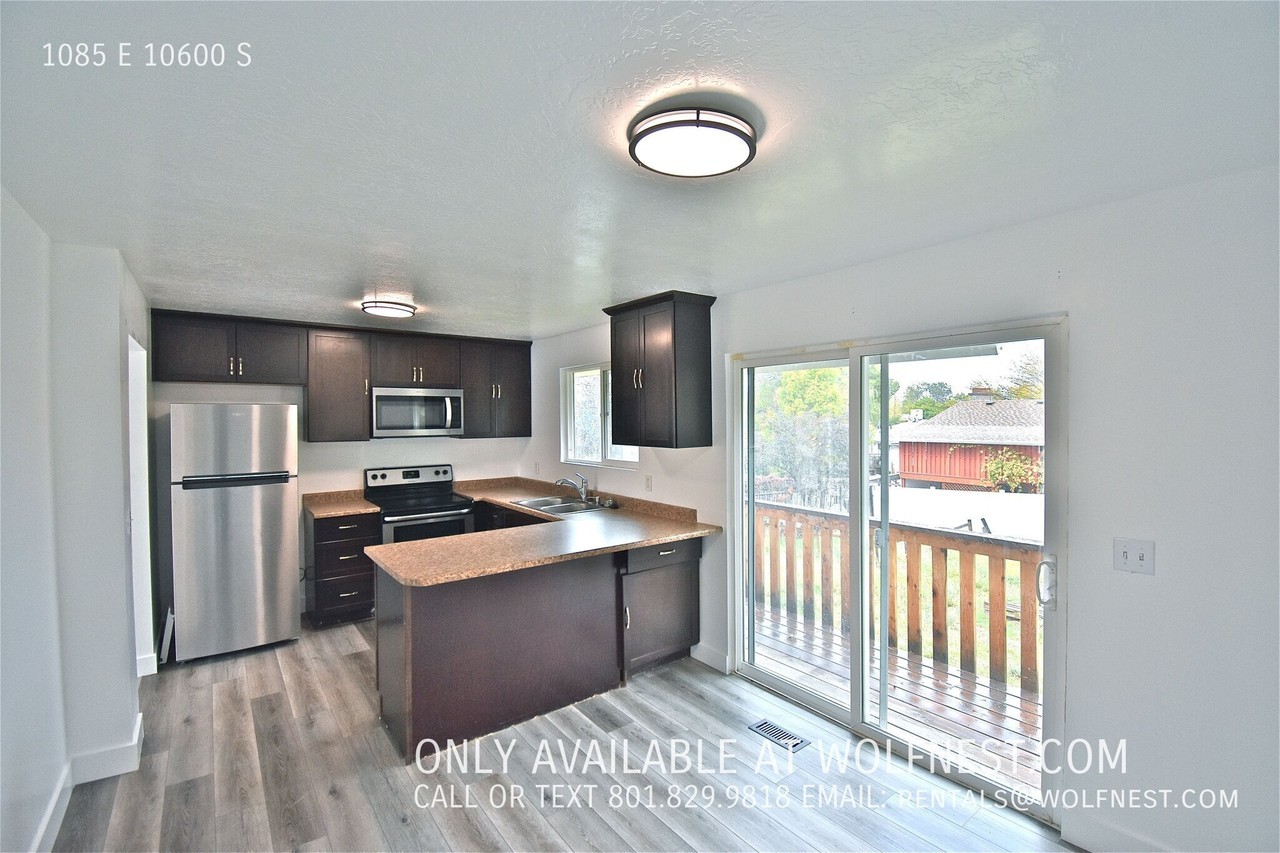 1085 E 10600 S - Photo 5 of 27