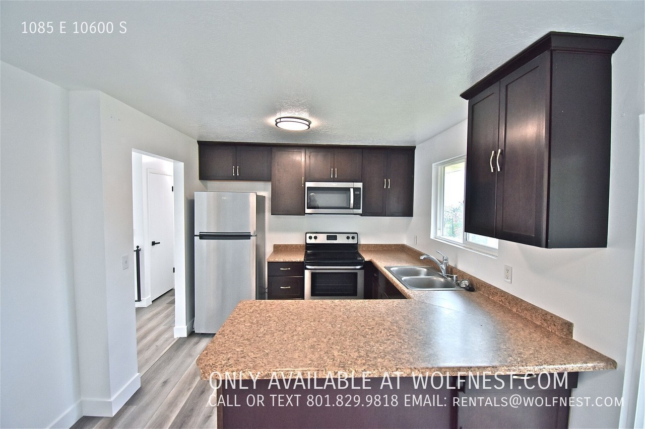 1085 E 10600 S - Photo 6 of 27