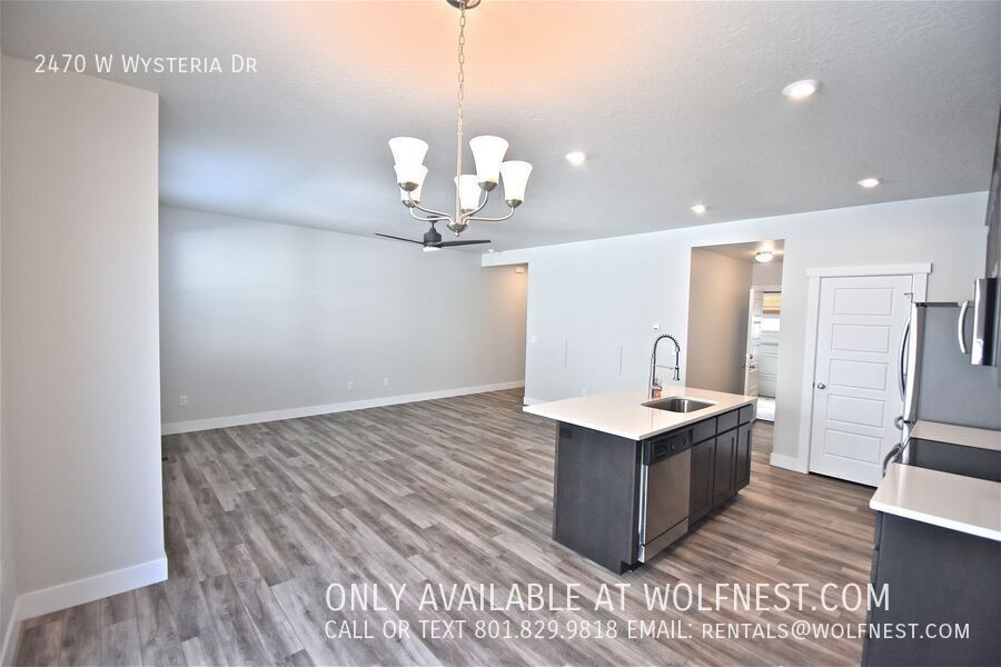 2470 W Wysteria Dr - Photo 6 of 34