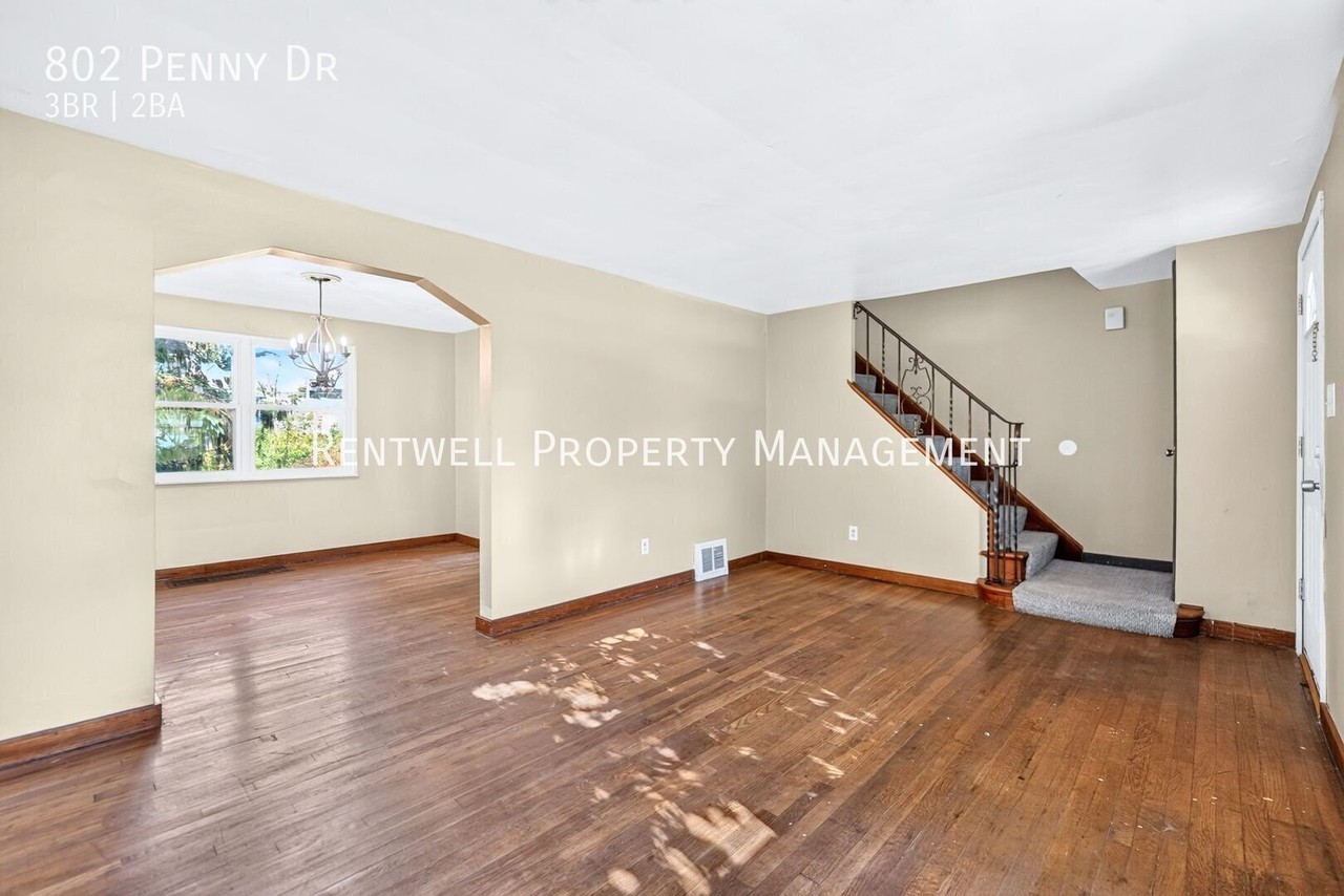 802 Penny Dr - Photo 5 of 41