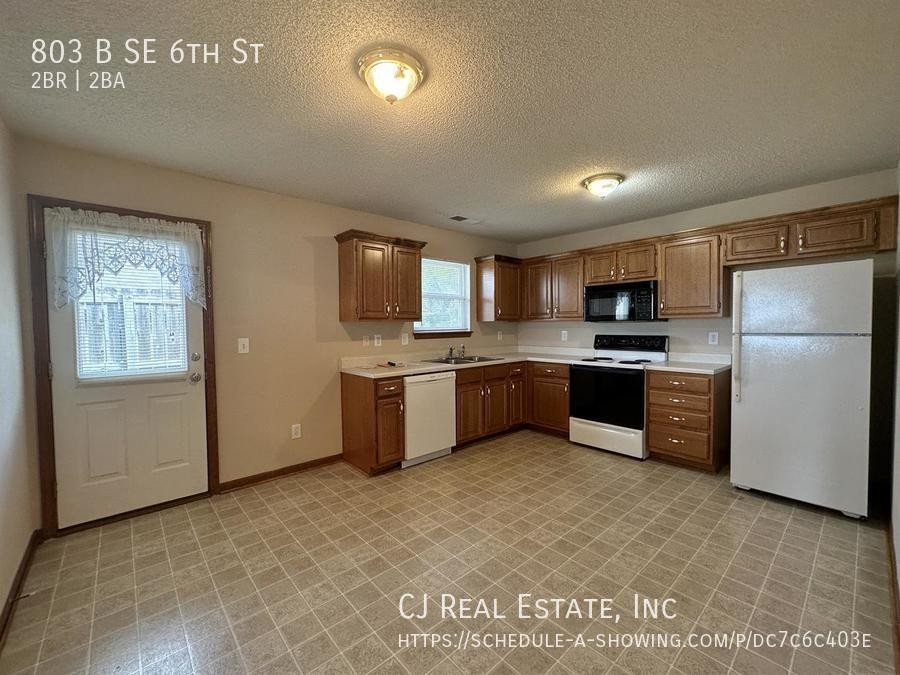 803 Se 6th St Apt B - Photo 5 of 11