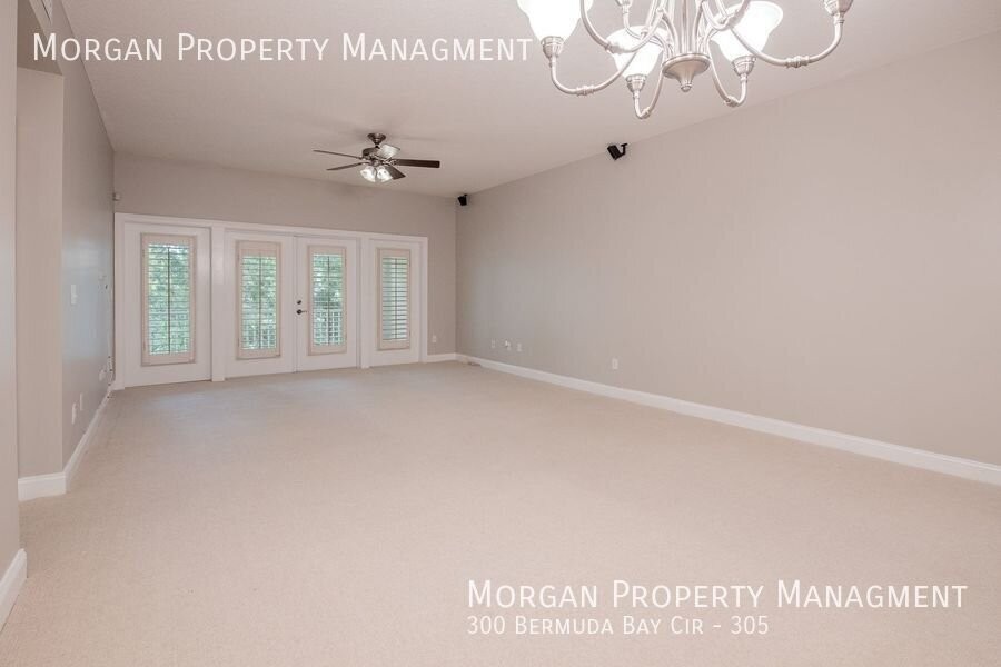300 Bermuda Bay Cir #305 - Photo 6 of 31