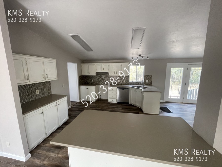 7425 N Coltsfoot Dr - Photo 4 of 7
