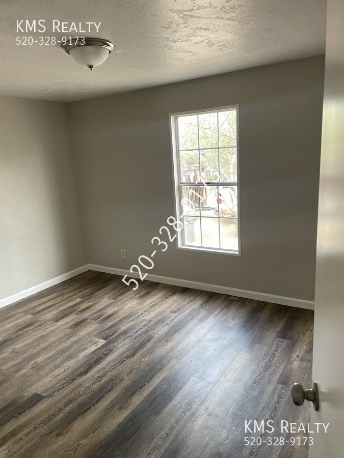 7425 N Coltsfoot Dr - Photo 6 of 7