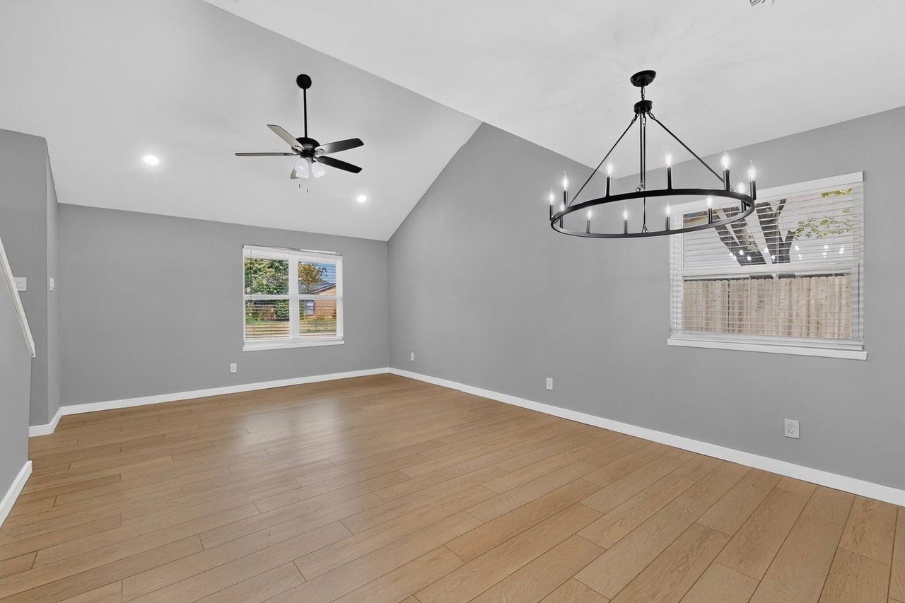 3104 Raintree Dr - Photo 4 of 12