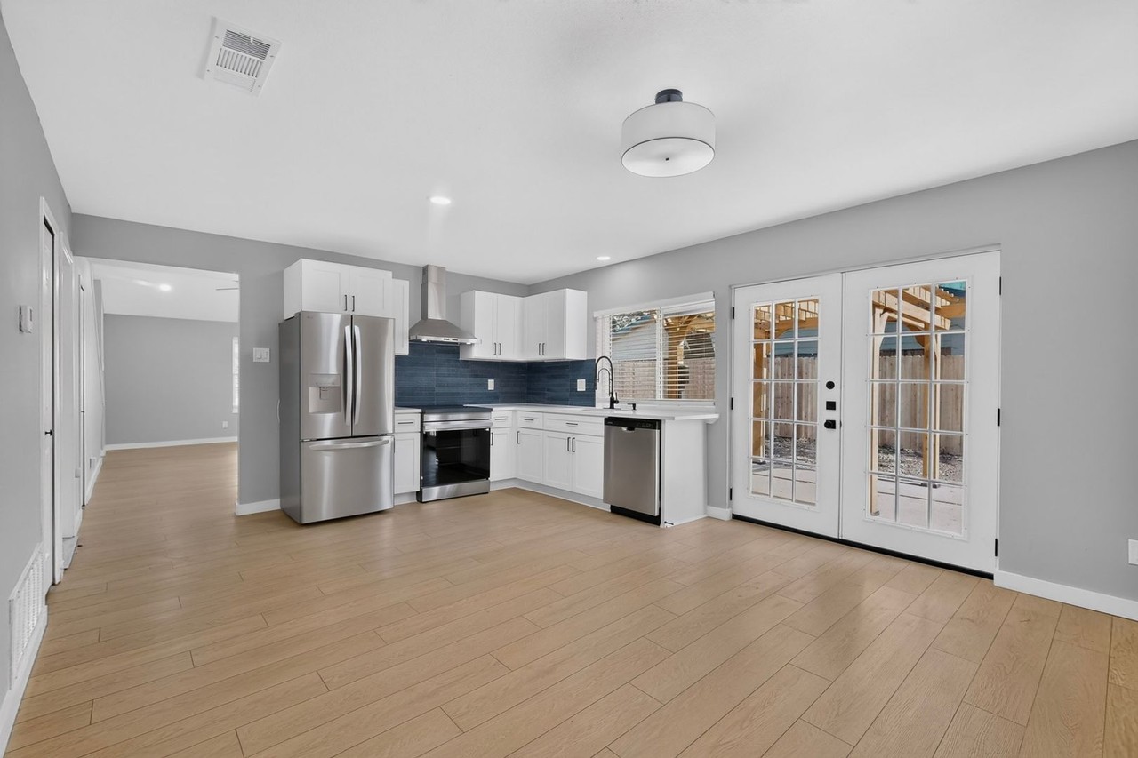 3104 Raintree Dr - Photo 5 of 12