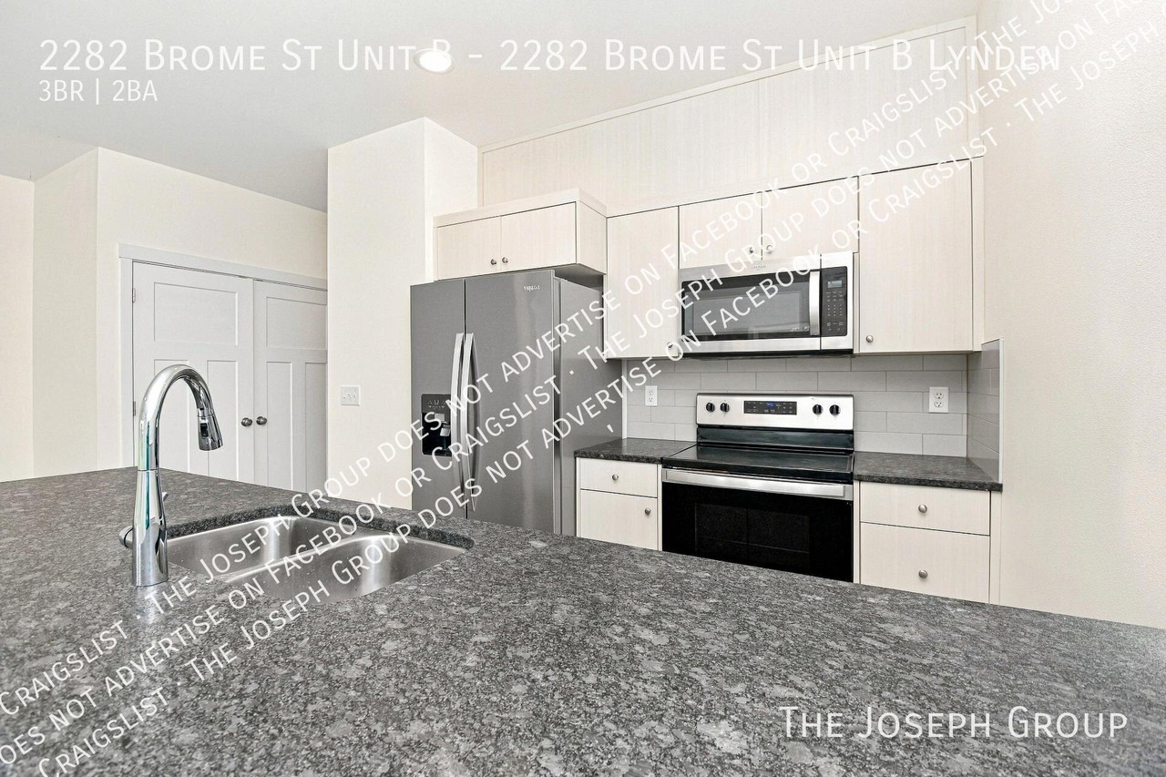 2282 Brome St Unit B - Photo 3 of 22