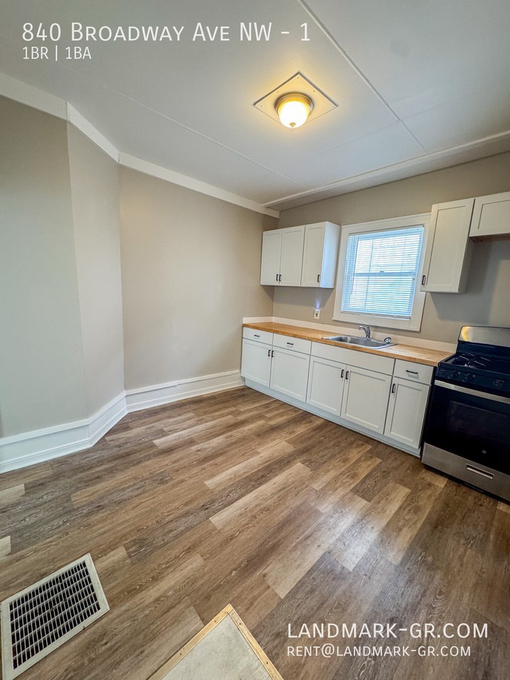 840 Broadway Ave Nw #1 - Photo 5 of 16
